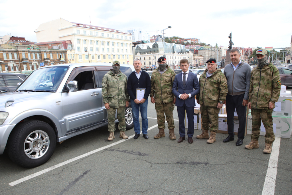 Броневик передали приморским добровольцам на СВО.